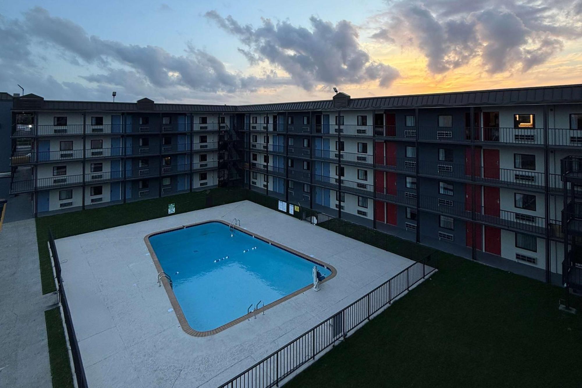 Days Inn By Wyndham Kenner/New Orleans Airport South Bagian luar foto